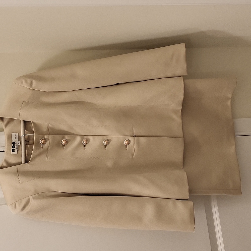 KTF 2 piece beige suit - Size 8P